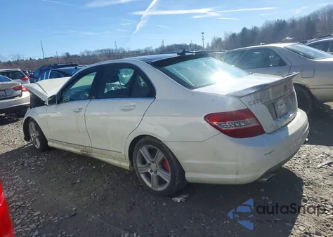 2010 Mercedes-Benz C 300 4Matic из США, поврежденный, VIN WDDGF8BB4AR088239